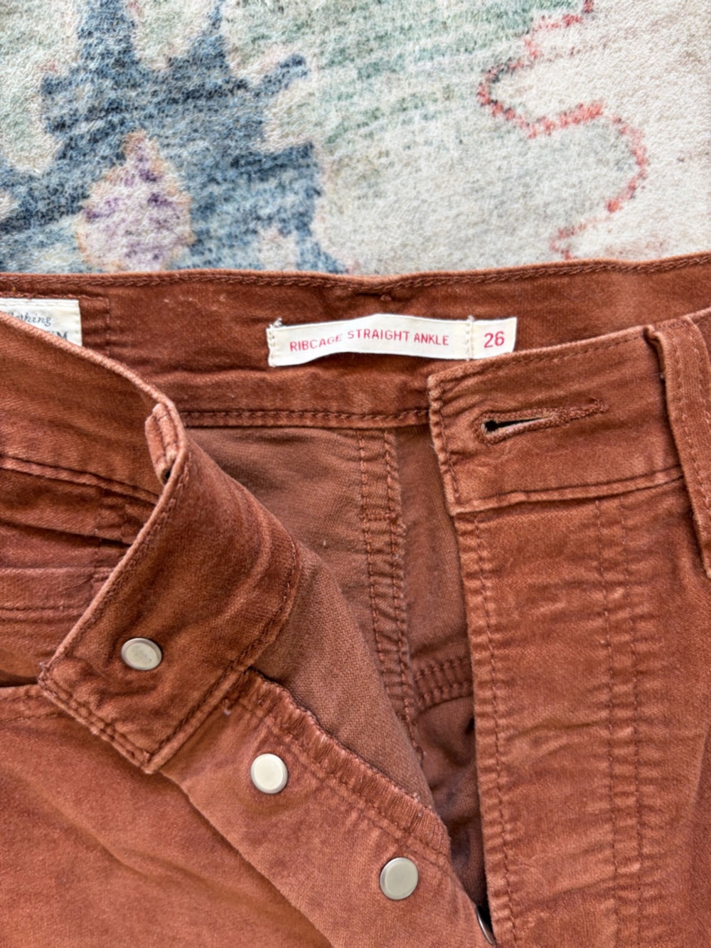 Levi’s Ribcage Straight Ankle Women’s Jeans in Rust Brown - Size 26